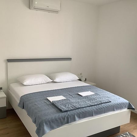 Apartments Jozef Vodice Exterior photo
