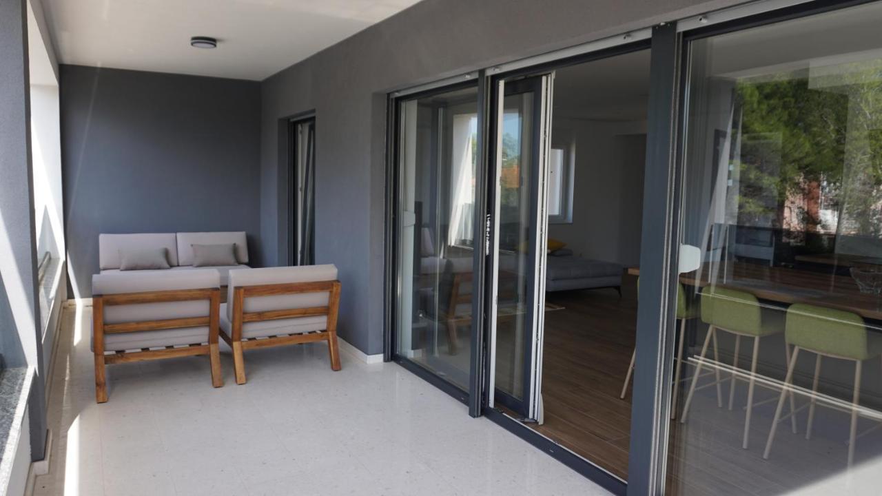 Apartments Jozef Vodice Exterior photo